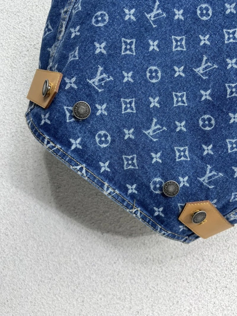 Minimalist Louis Vuitton Vest 131486