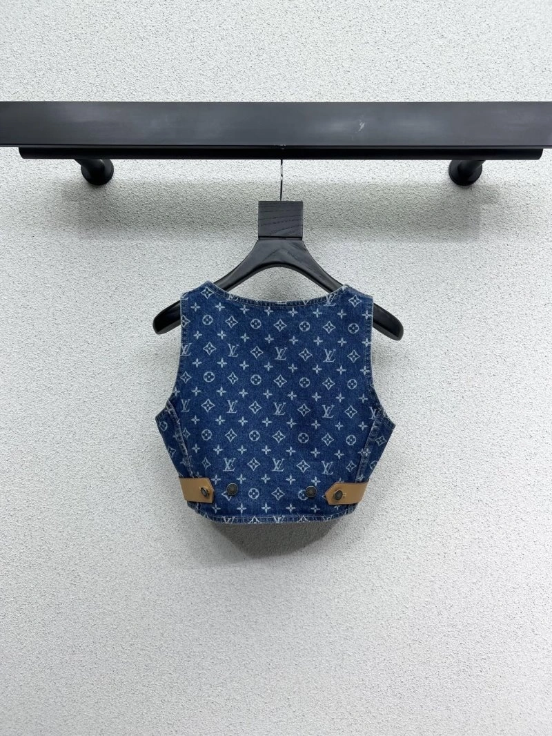 Minimalist Louis Vuitton Vest 131486