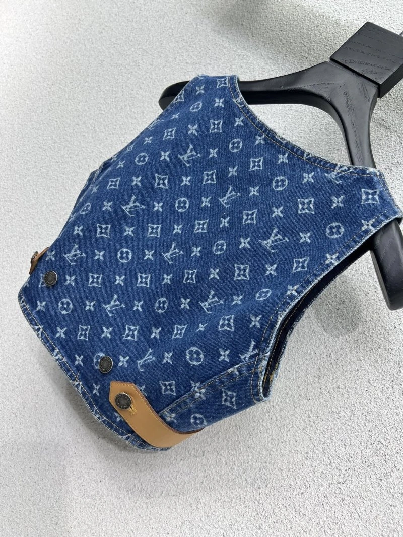 Minimalist Louis Vuitton Vest 131486