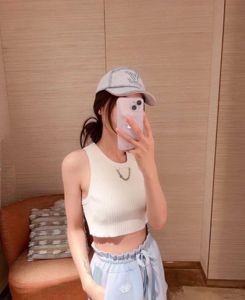 Modern Louis Vuitton Vest 130393