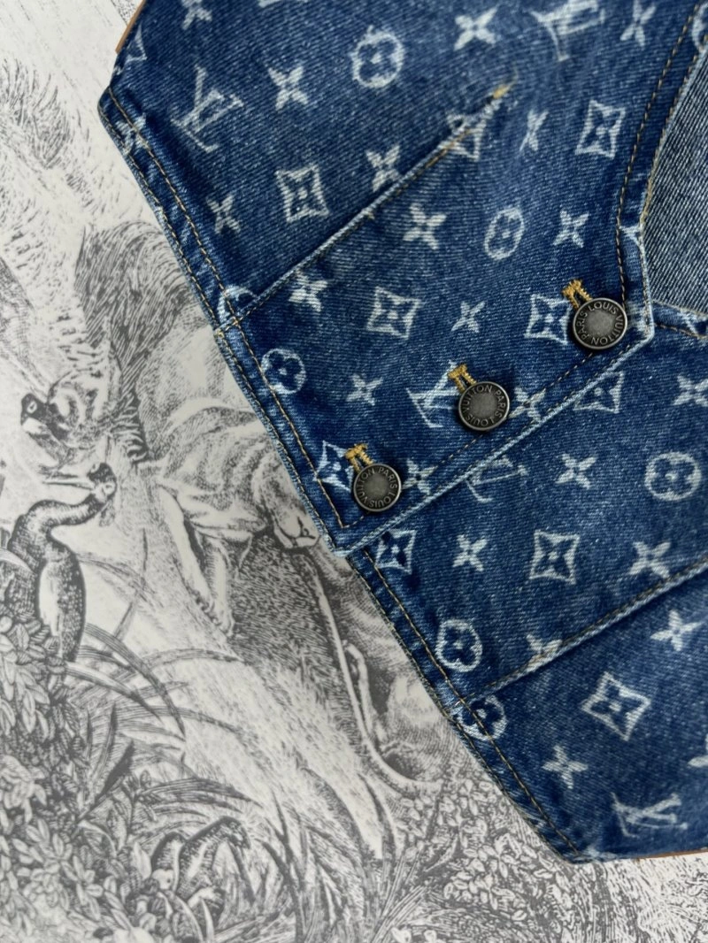 Timeless Louis Vuitton Vest 130387