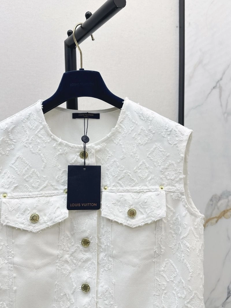Functional Louis Vuitton Vest 130372