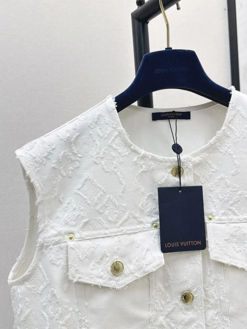 Functional Louis Vuitton Vest 130372