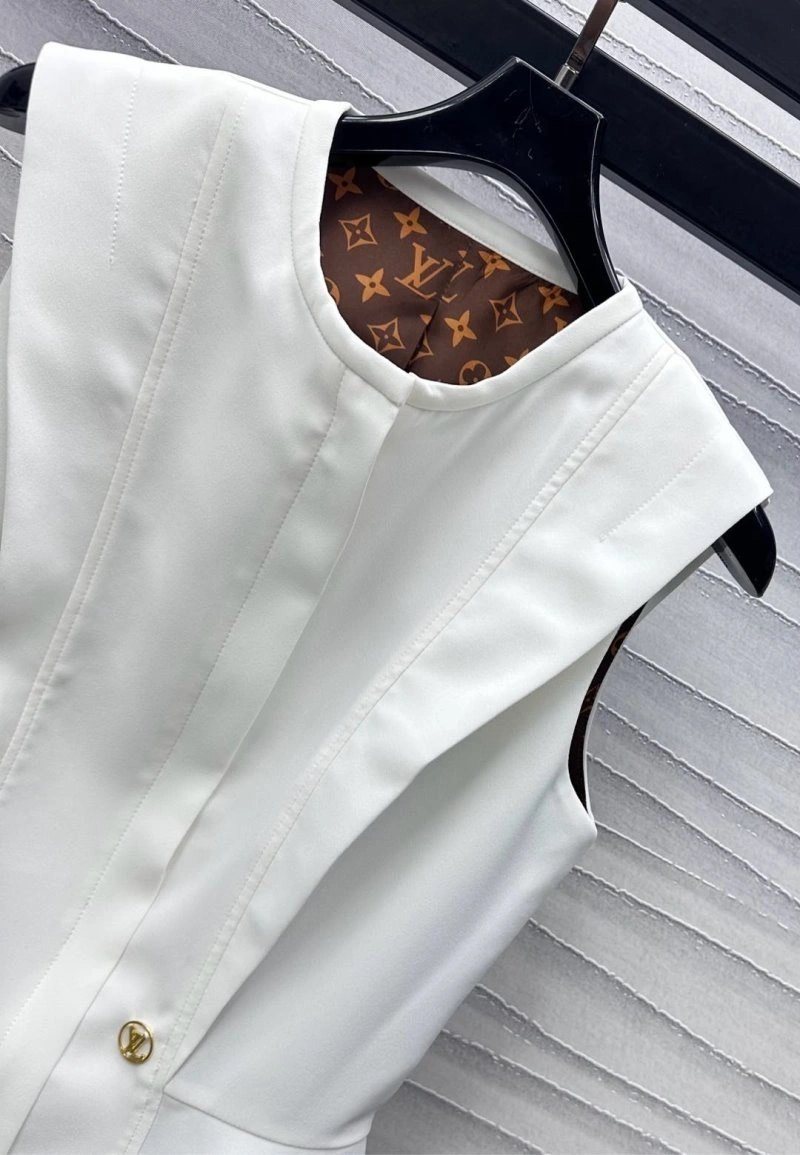 Louis Vuitton Vest MultiPurpose 130370
