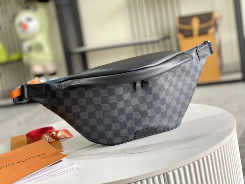 Cozy Louis Vuitton Waist Chest Packs 94108