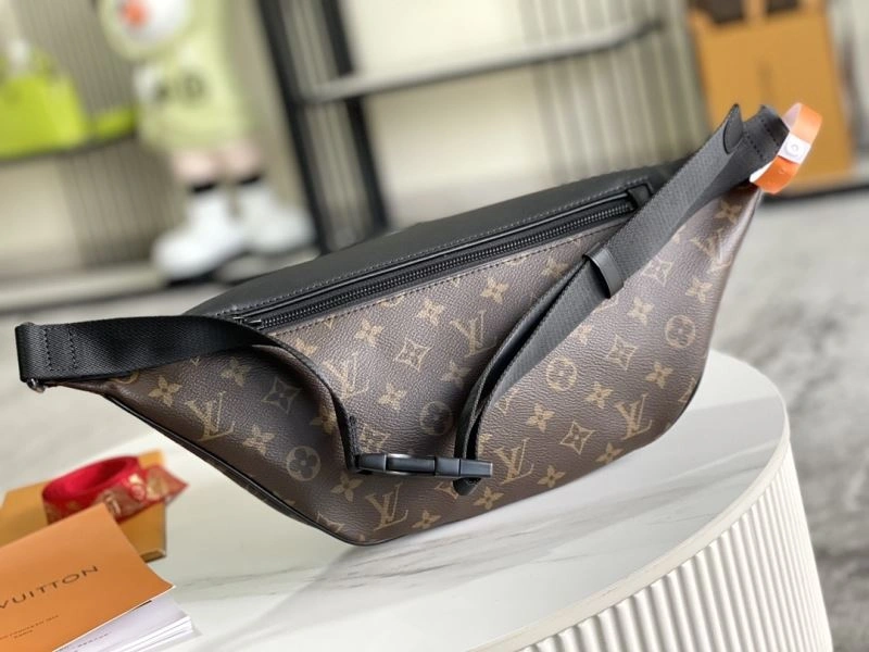 Durable Louis Vuitton Waist Chest Packs 94107
