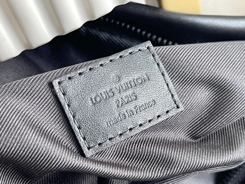 Durable Louis Vuitton Waist Chest Packs 94107