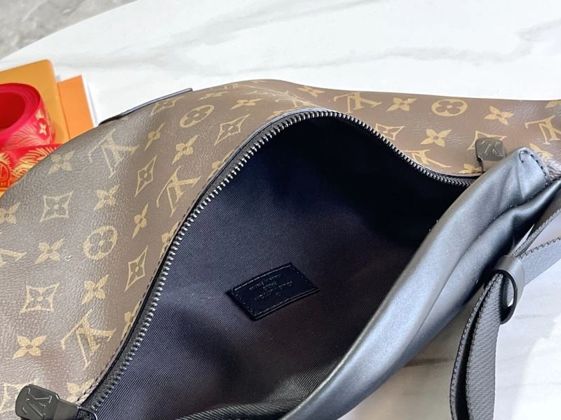Durable Louis Vuitton Waist Chest Packs 94107