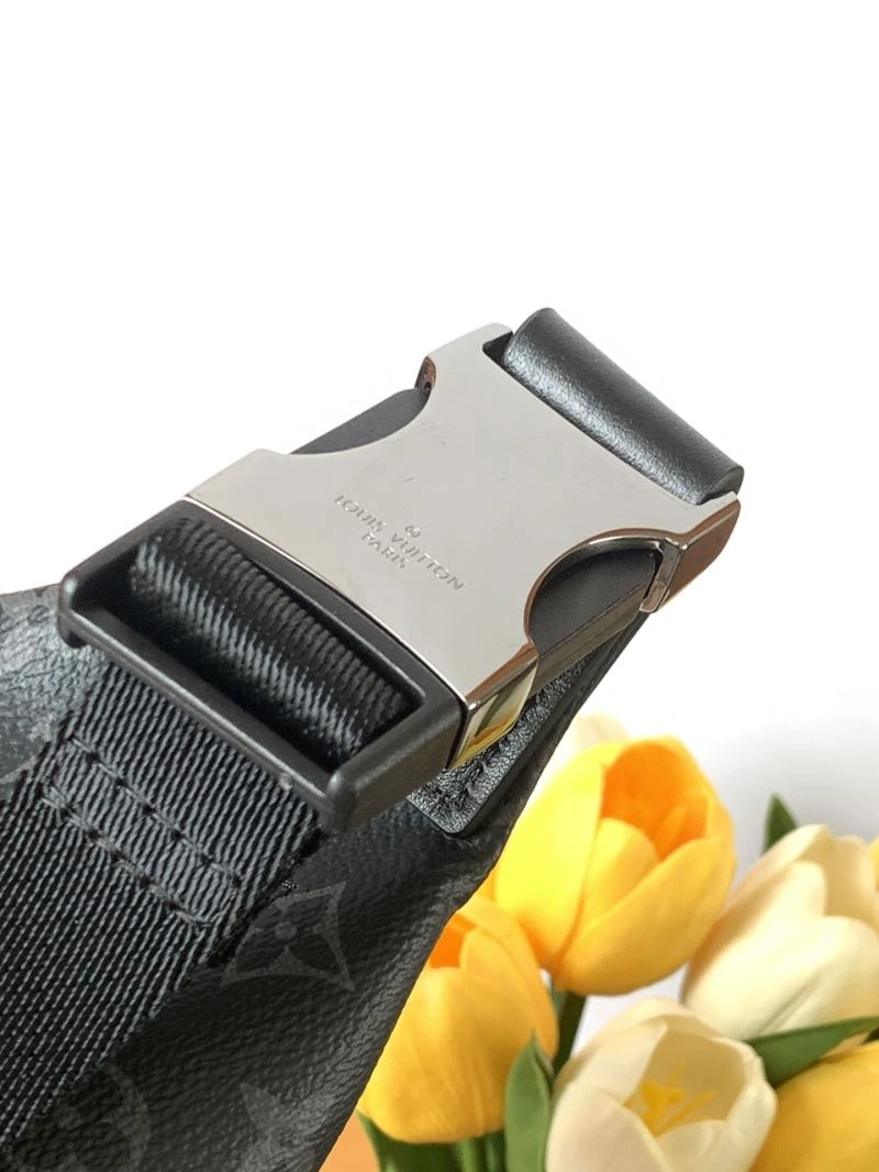 WellDesigned Louis Vuitton Waist Chest Packs 93394