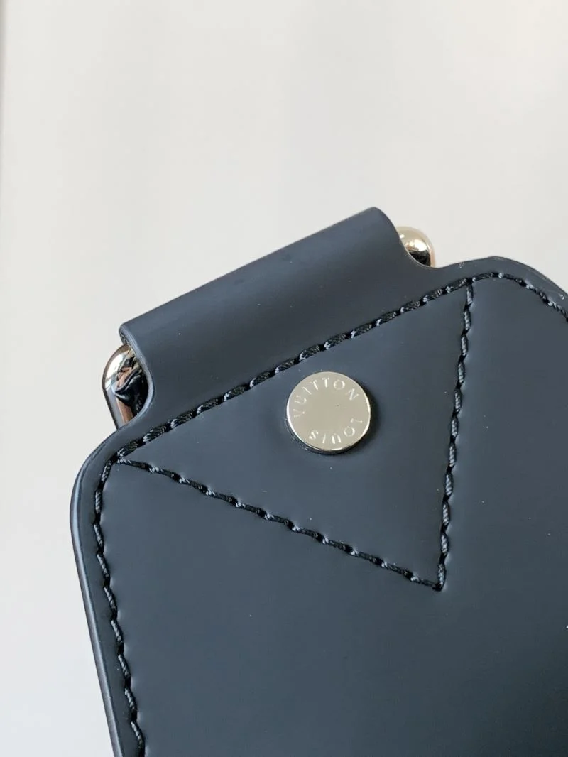 TimelessDesign Louis Vuitton Waist Chest Packs 43211