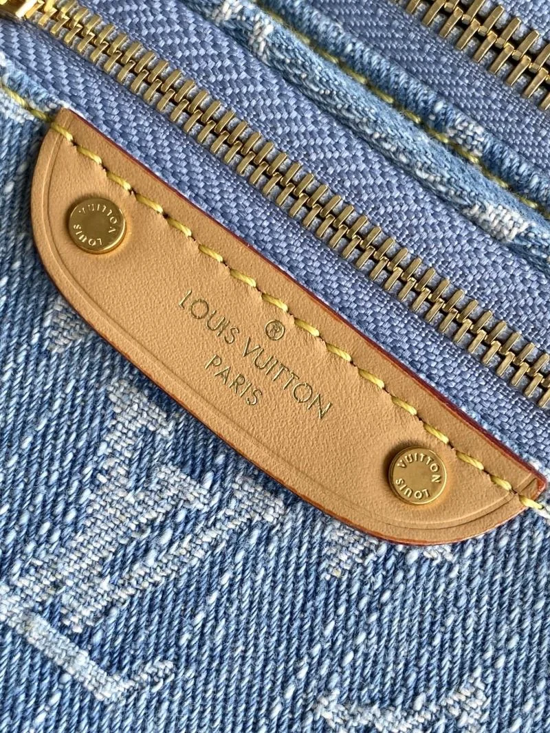 Stylish Louis Vuitton Waist Chest Packs 43201
