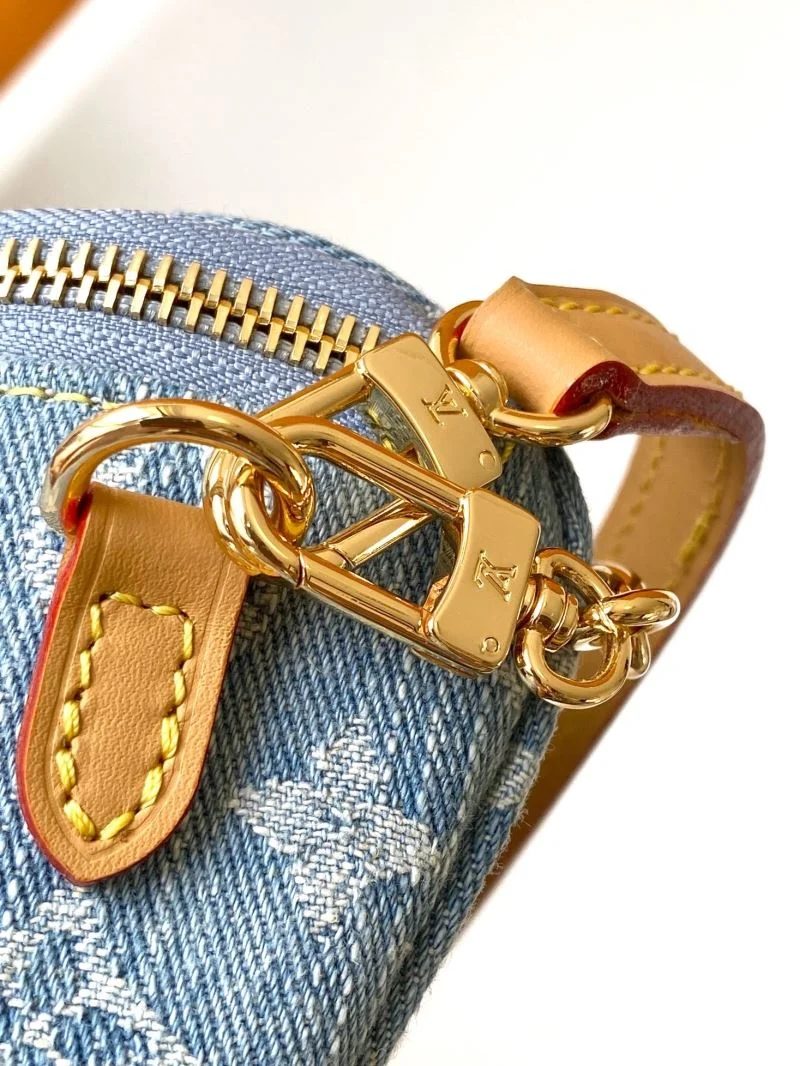 Stylish Louis Vuitton Waist Chest Packs 43201