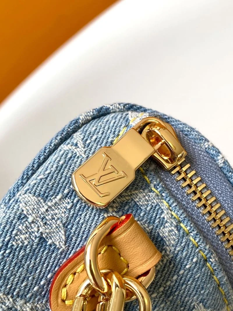 Stylish Louis Vuitton Waist Chest Packs 43201