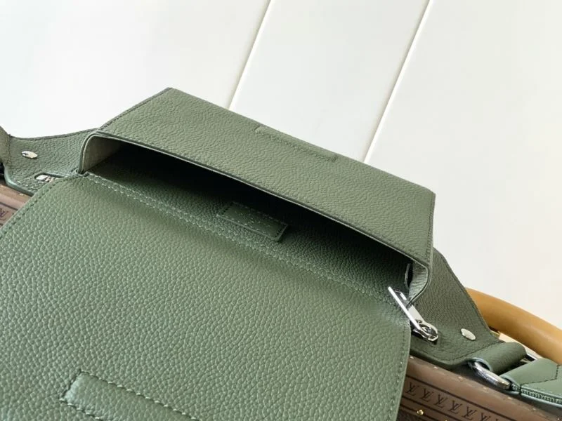 Versatile Louis Vuitton Waist Chest Packs 42110