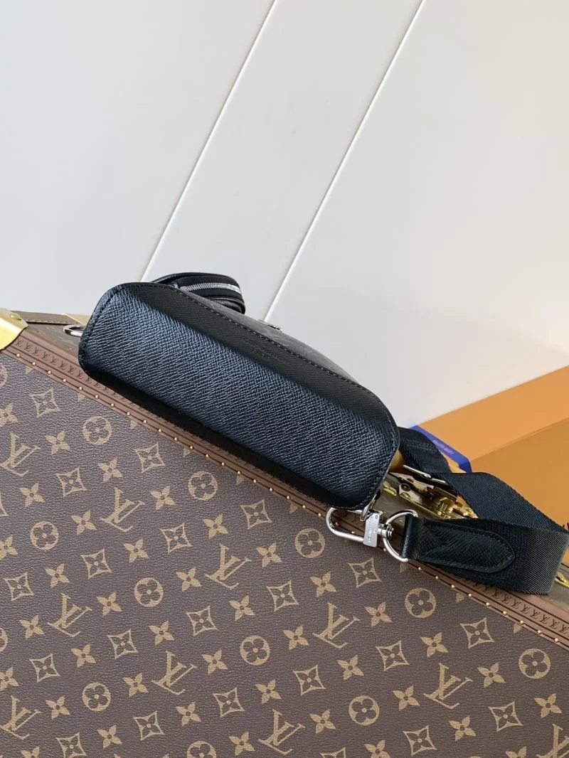 Stretchable Louis Vuitton Waist Chest Packs 42152