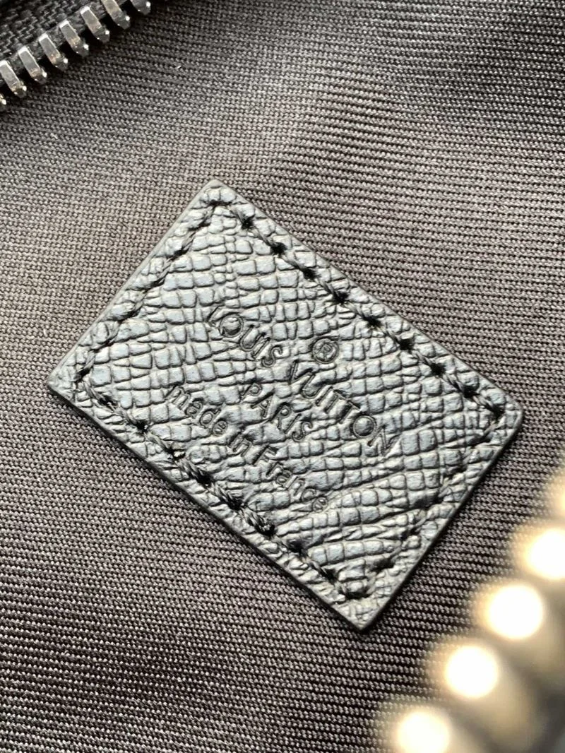 Stretchable Louis Vuitton Waist Chest Packs 42152