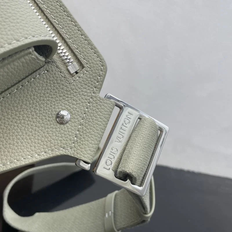 Effortless Louis Vuitton Waist Chest Packs 41780