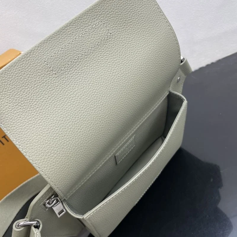 Effortless Louis Vuitton Waist Chest Packs 41780