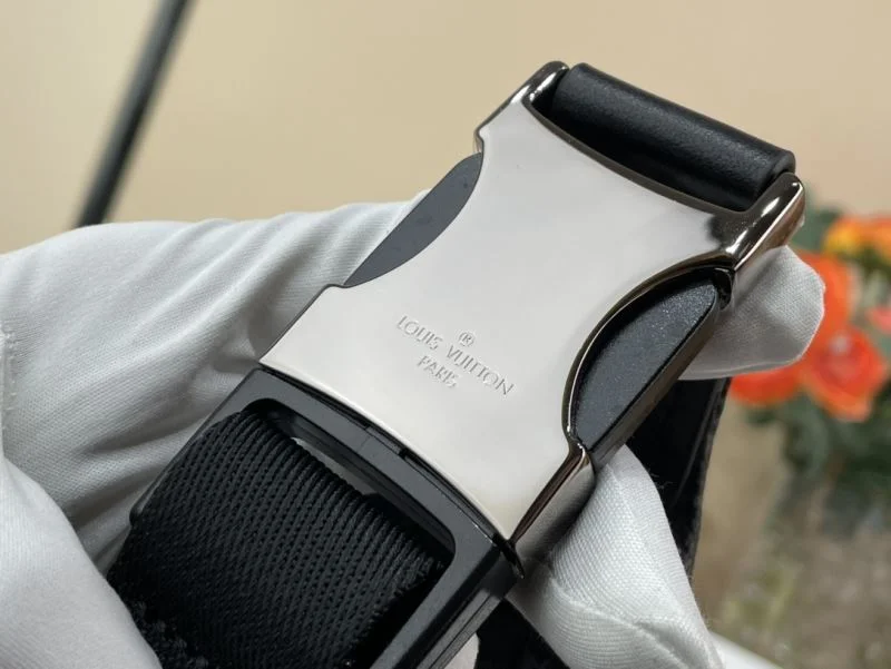 Trendy Louis Vuitton Waist Chest Packs 40975