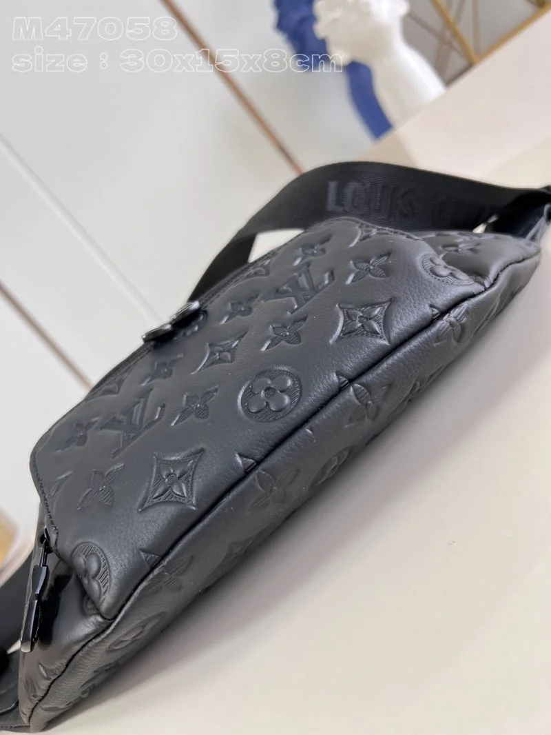 Snug Louis Vuitton Waist Chest Packs 40965