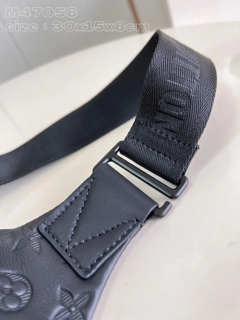 Snug Louis Vuitton Waist Chest Packs 40965