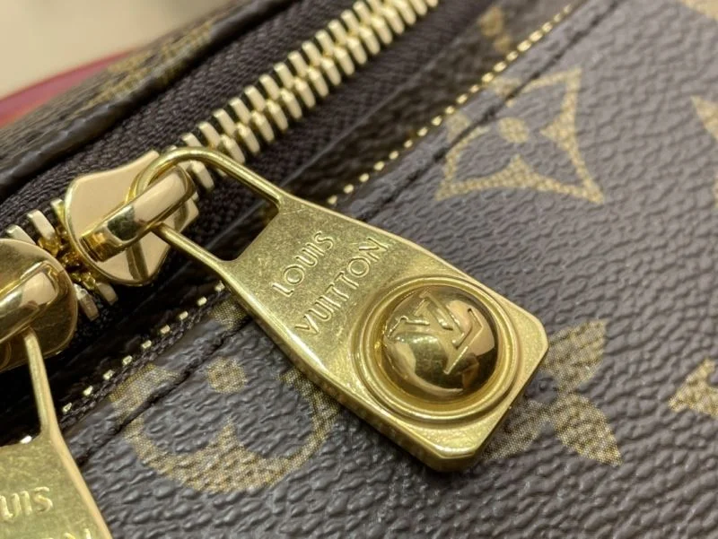 Minimalist Louis Vuitton Waist Chest Packs 40254