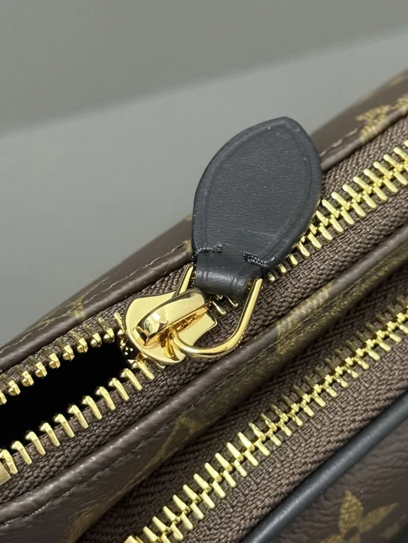 Louis Vuitton Waist Chest Packs Sophisticated 40269
