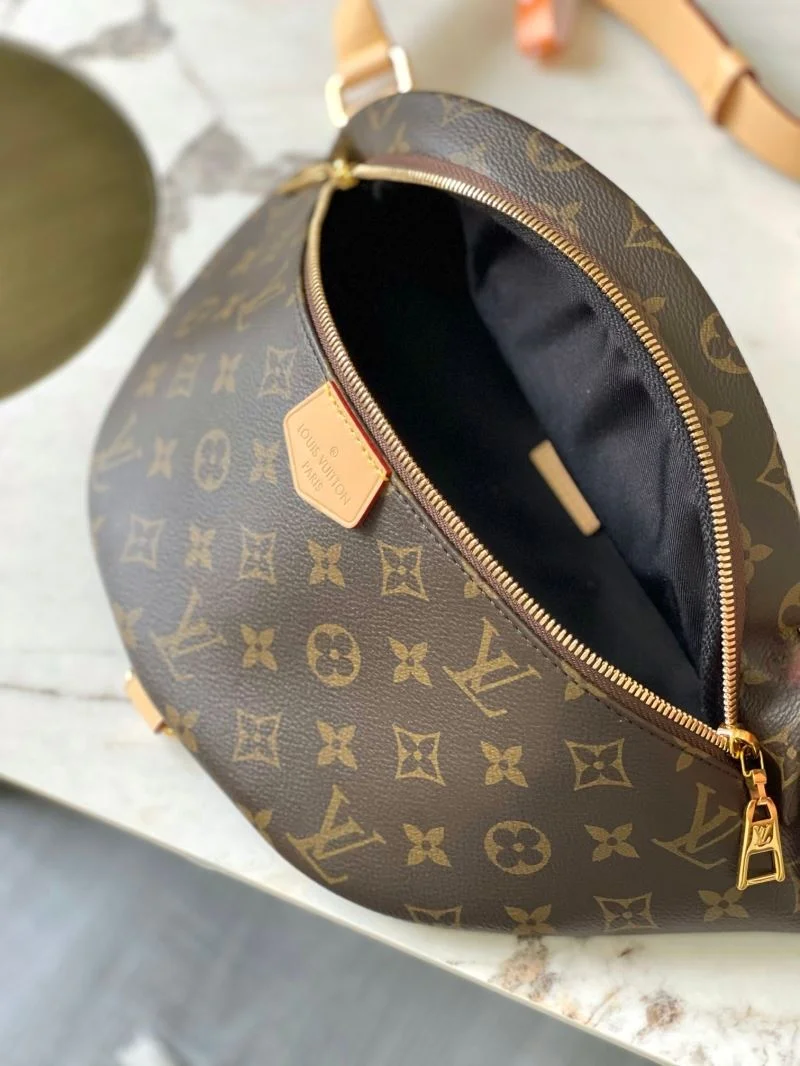 Louis Vuitton Waist Chest Packs RelaxedFit 39306