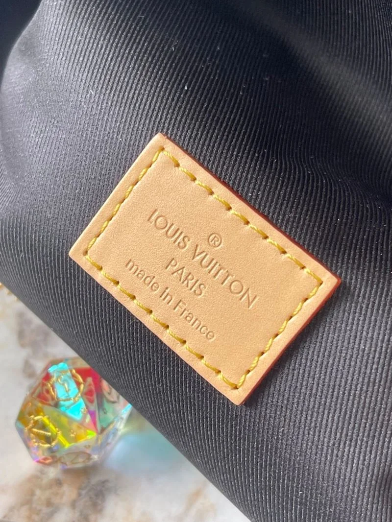 Louis Vuitton Waist Chest Packs RelaxedFit 39306