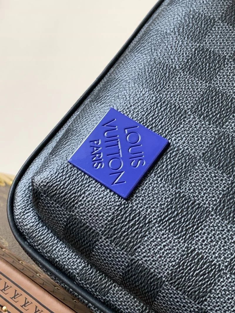 Cozy Louis Vuitton Waist Chest Packs 39022