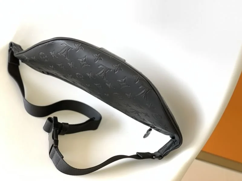 Comfortable Louis Vuitton Waist Chest Packs 38707