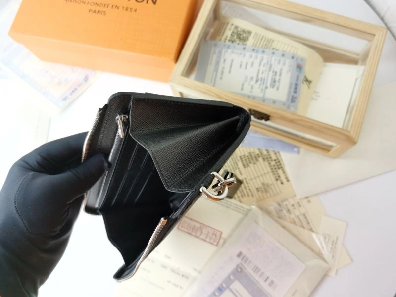 Louis Vuitton Wallets Purse Seasonal 88005