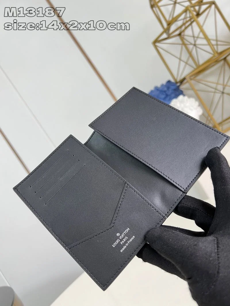 MoistureWicking Louis Vuitton Wallets Purse 40930
