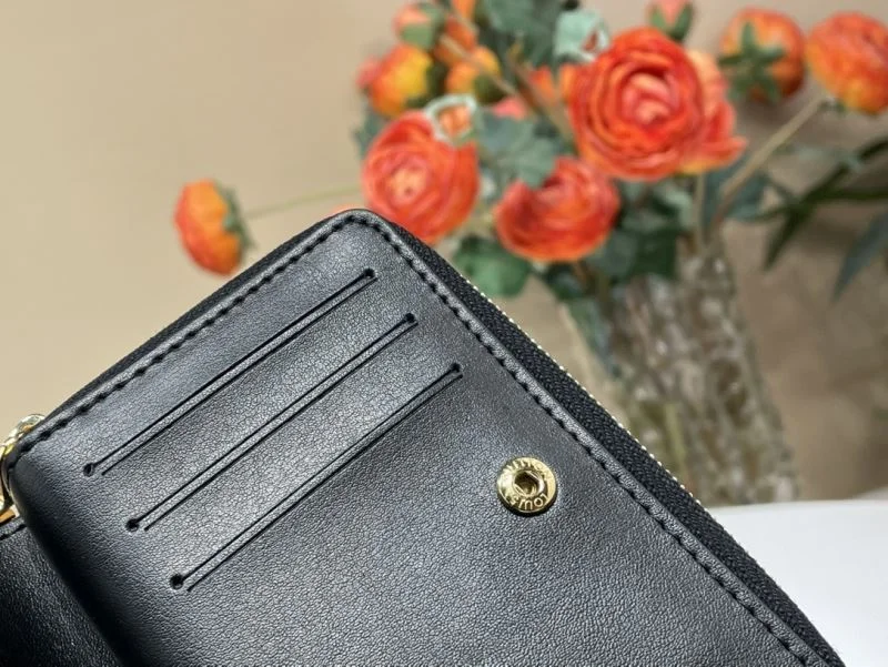 Flexible Louis Vuitton Wallets Purse 40303