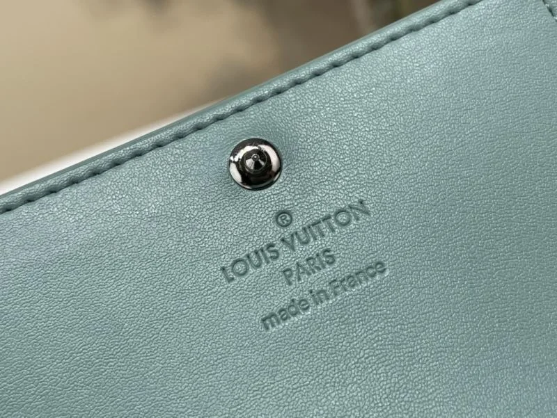 MoistureWicking Louis Vuitton Wallets Purse 40200