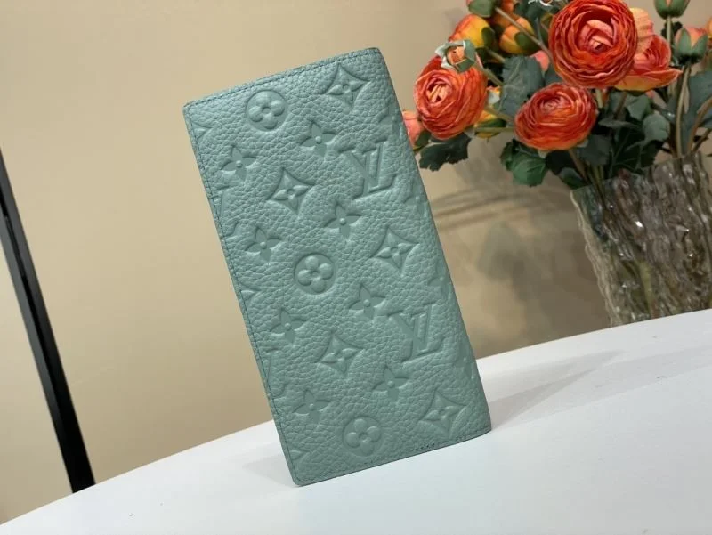 Unisex Louis Vuitton Wallets Purse 40198
