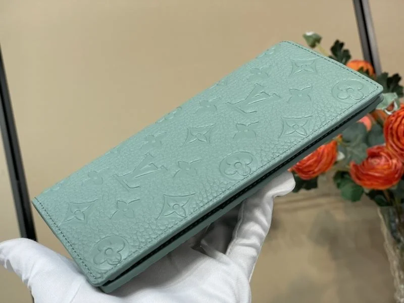 Unisex Louis Vuitton Wallets Purse 40198