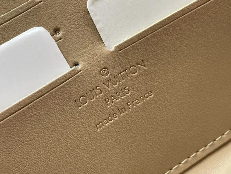 FreshLook Louis Vuitton Wallets Purse 40182