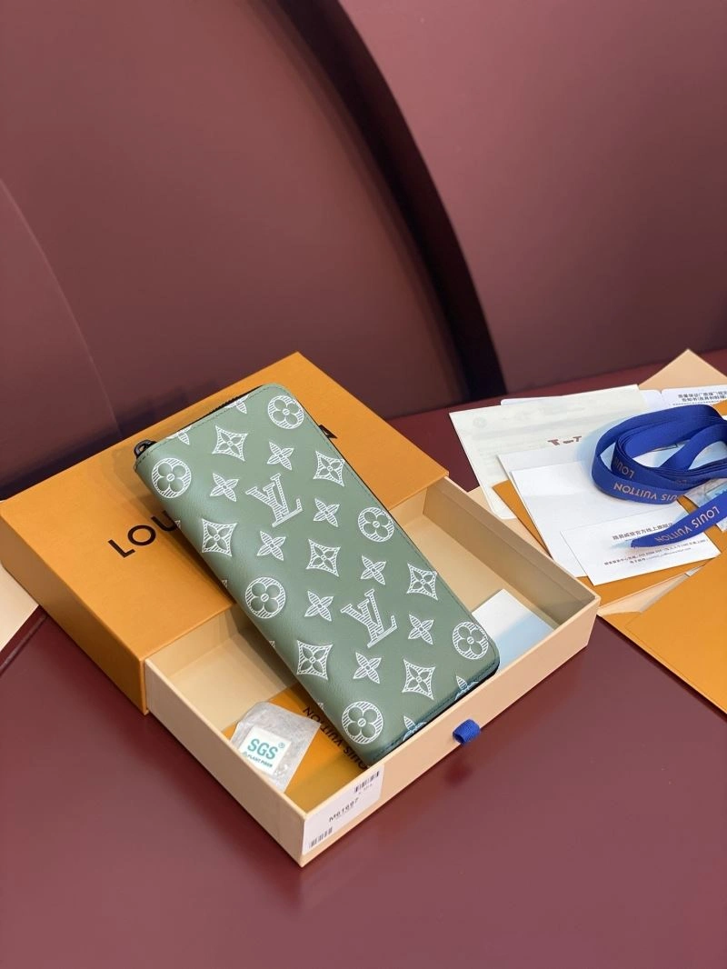 Louis Vuitton Wallets Purse Resilient 66371