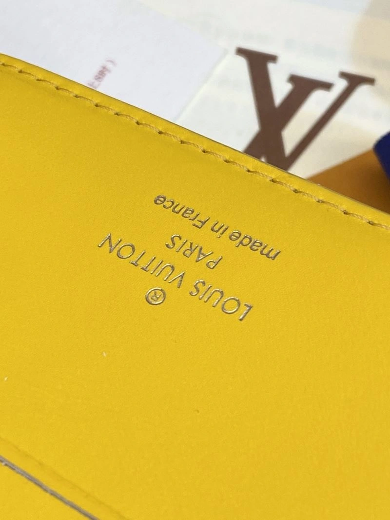 Louis Vuitton Wallets Purse Snug 68343