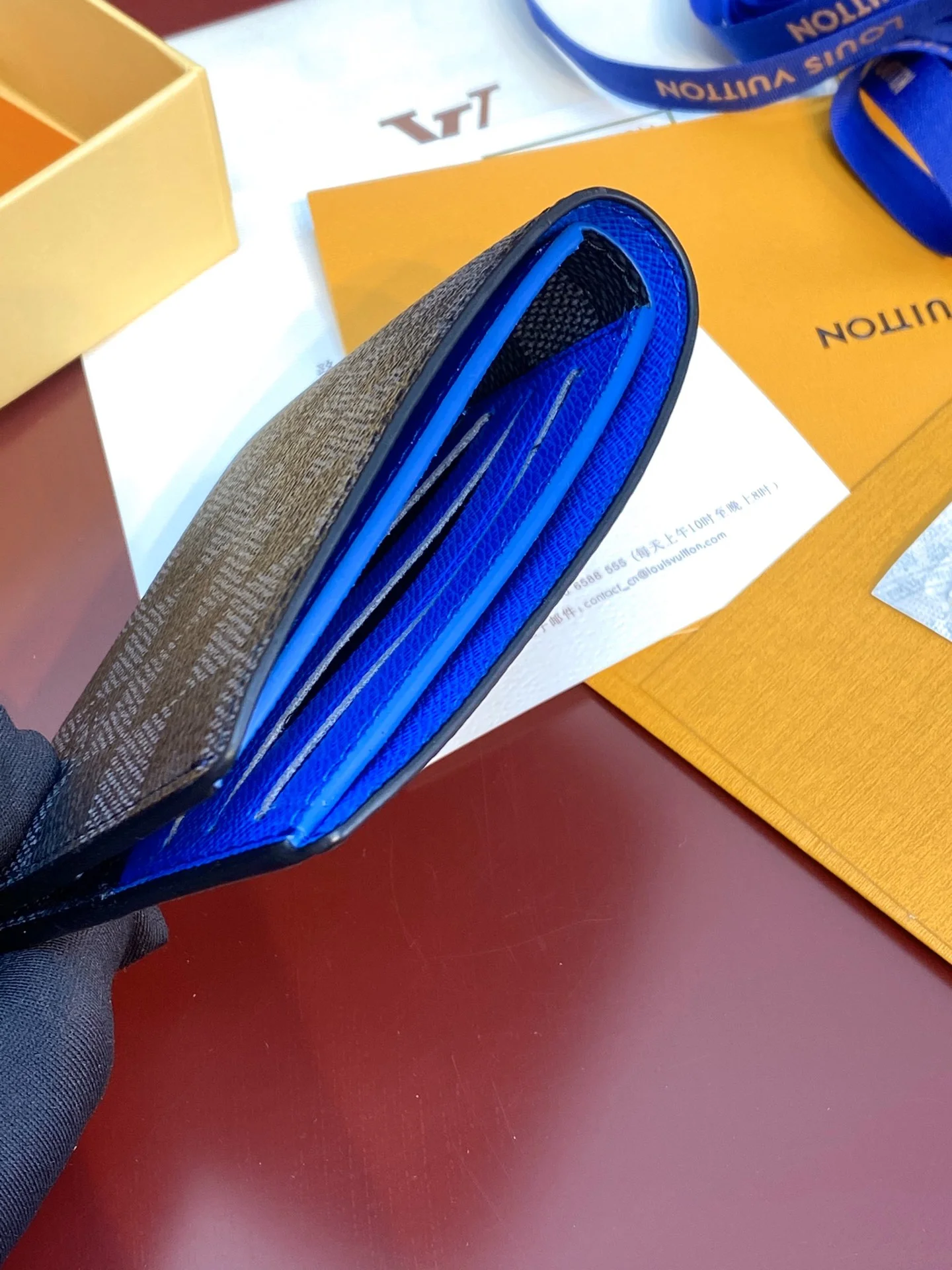 Sleek Louis Vuitton Wallets Purse 56187
