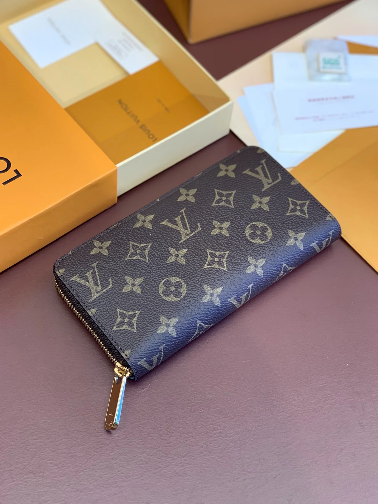 Breathable Louis Vuitton Wallets Purse 56169
