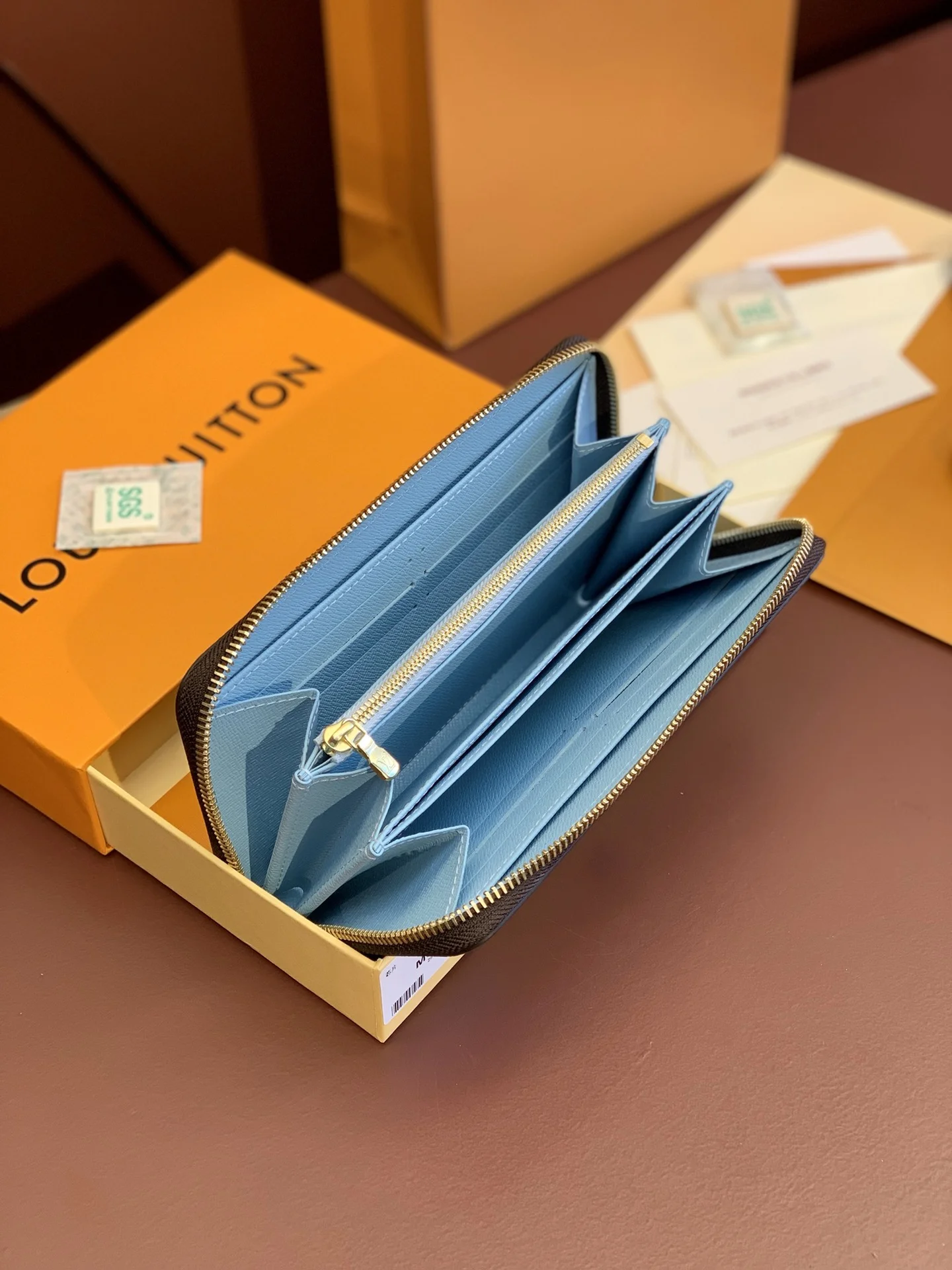 Breathable Louis Vuitton Wallets Purse 56169