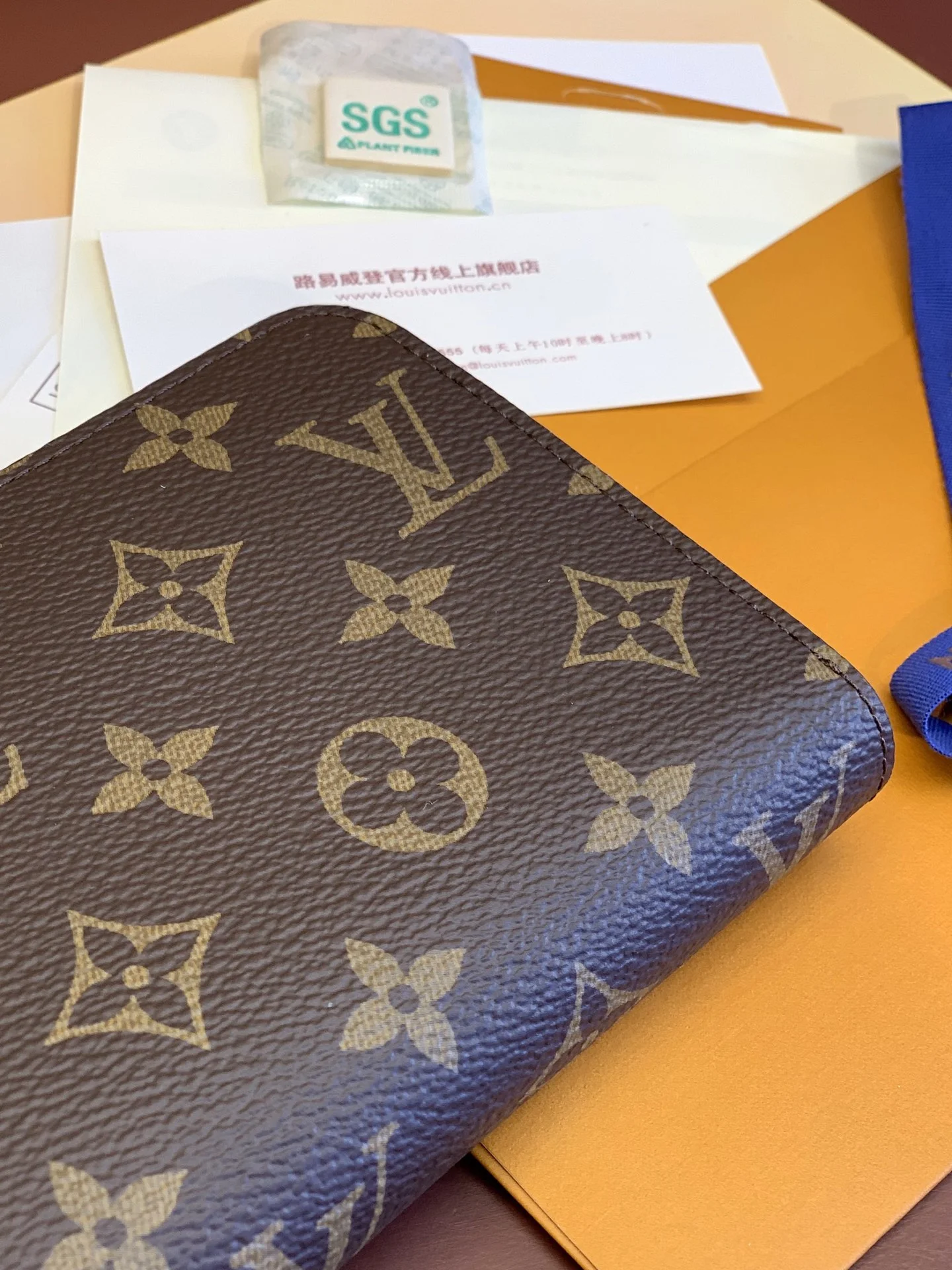 Breathable Louis Vuitton Wallets Purse 56169