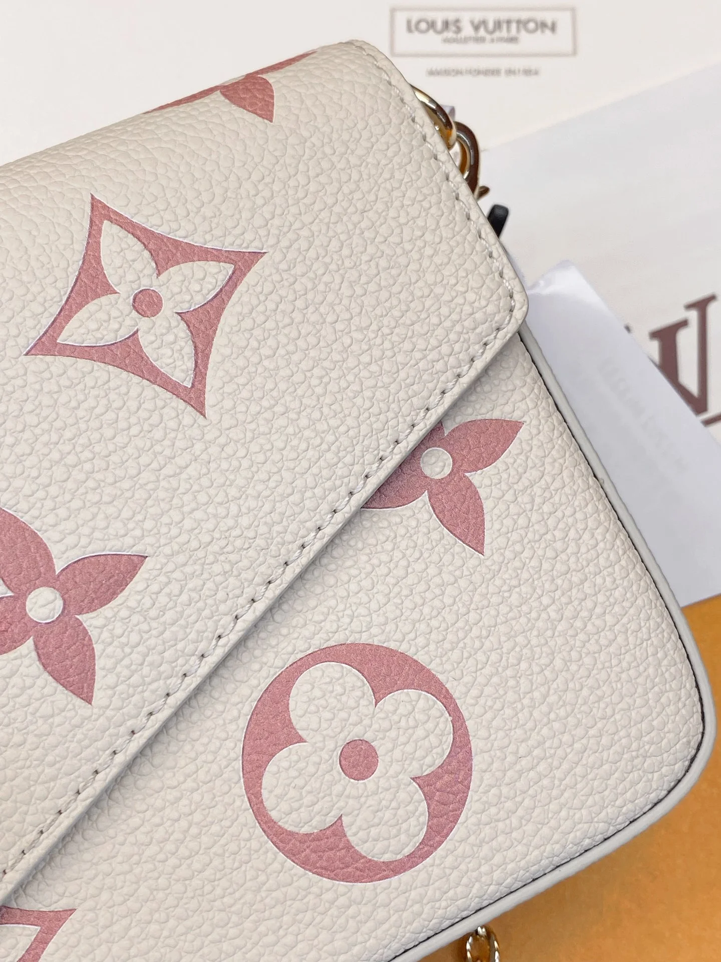 Seasonal Louis Vuitton Wallets Purse 56184
