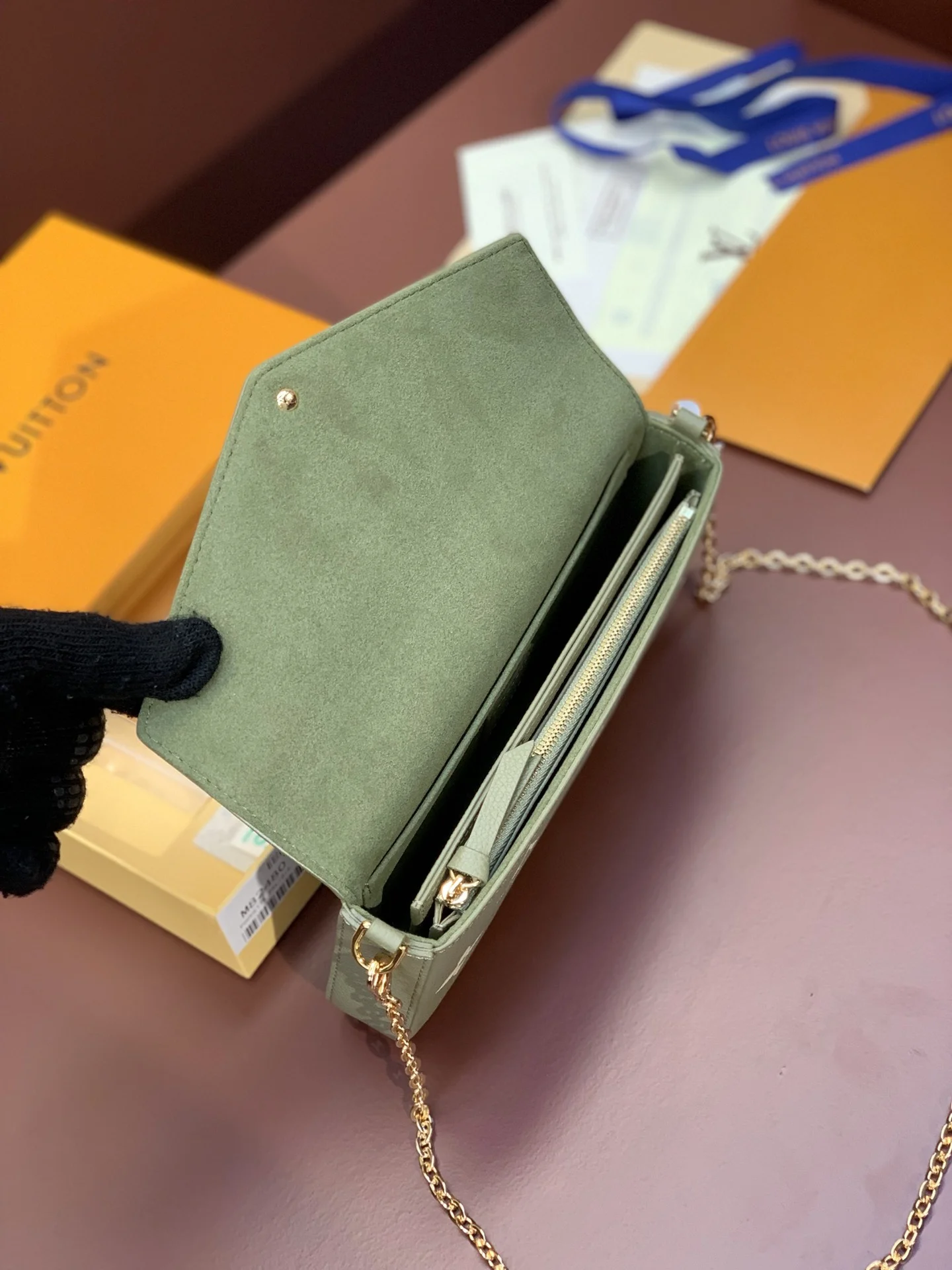 Louis Vuitton Wallets Purse TechFriendly 56191