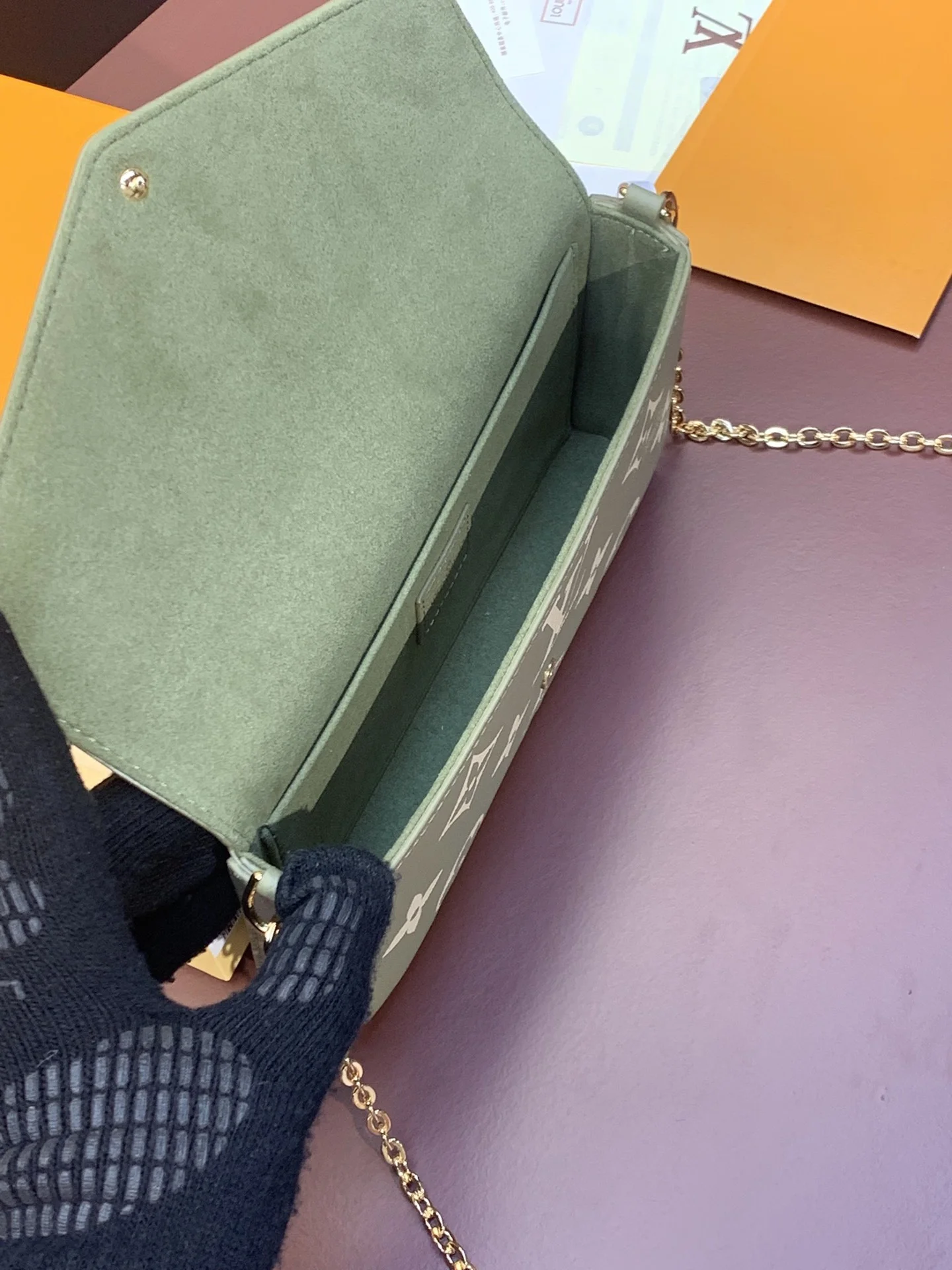 Louis Vuitton Wallets Purse TechFriendly 56191