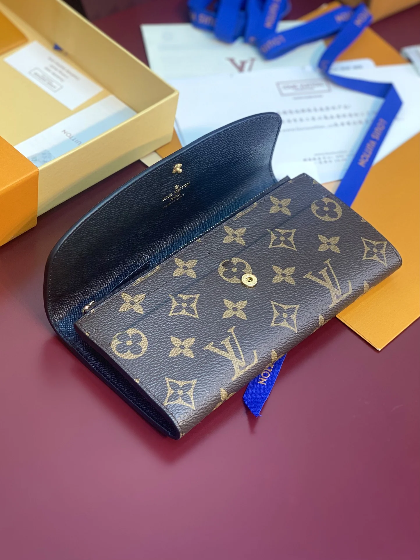Louis Vuitton Wallets Purse WellDesigned 56162