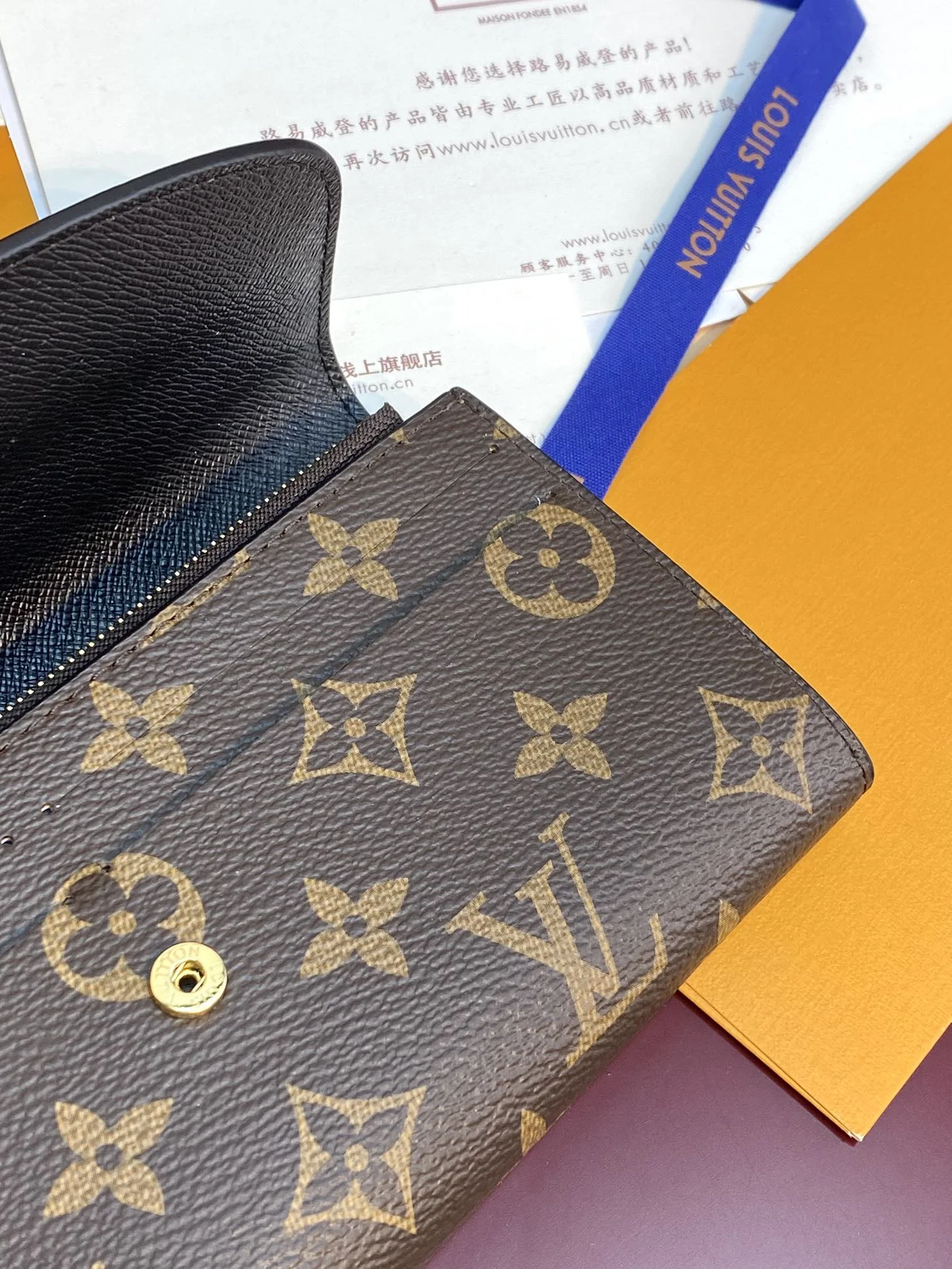 Louis Vuitton Wallets Purse WellDesigned 56162