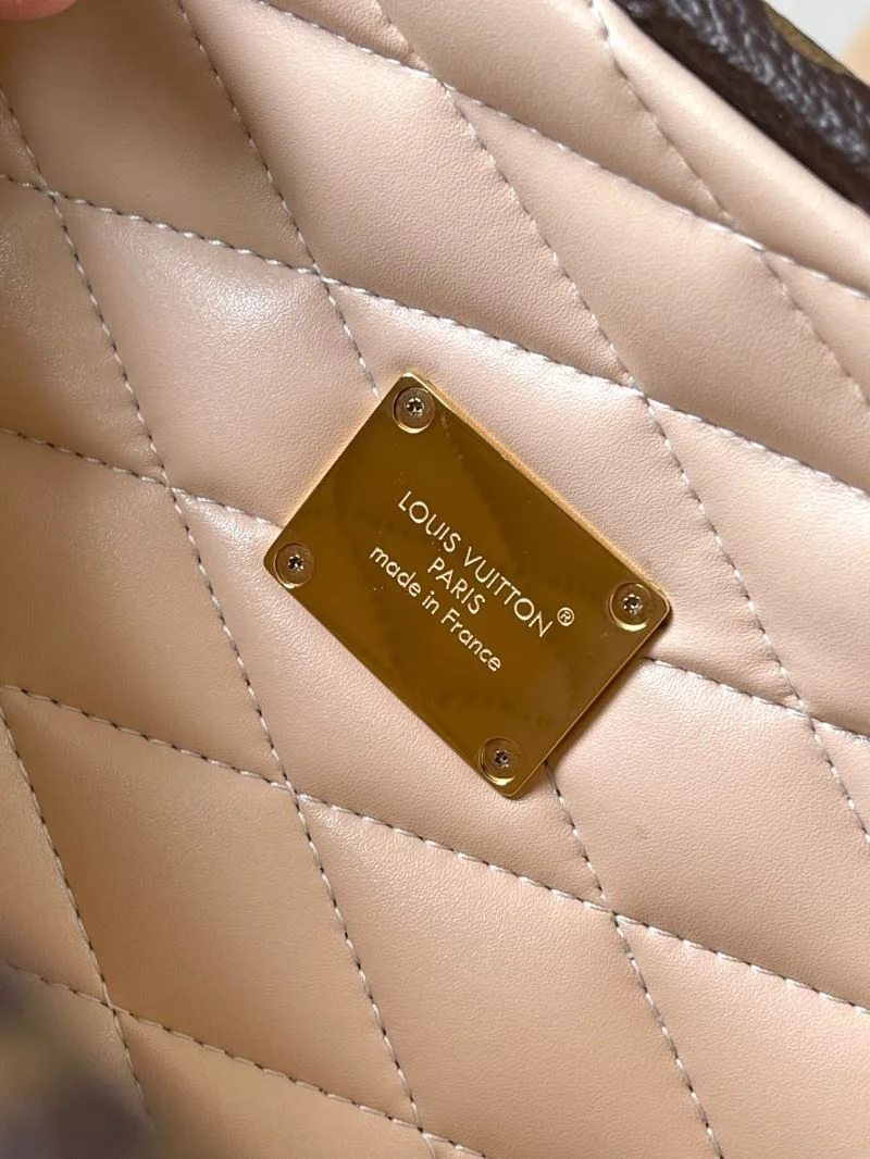 Contemporary Louis Vuitton Watch Box 38937